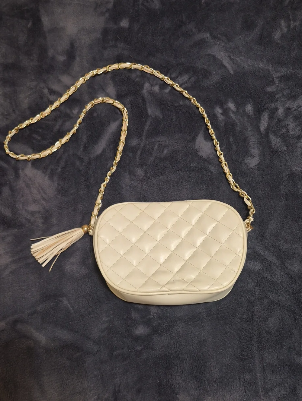 Vintage Quilted Cream Crossbody Bag with Gold Chain and Tassel